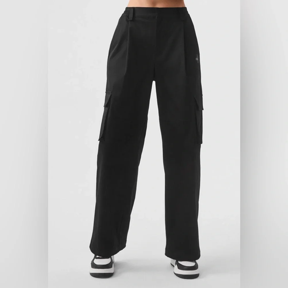 ALO Yoga High Waist Night Out Cargo Trouser in Black